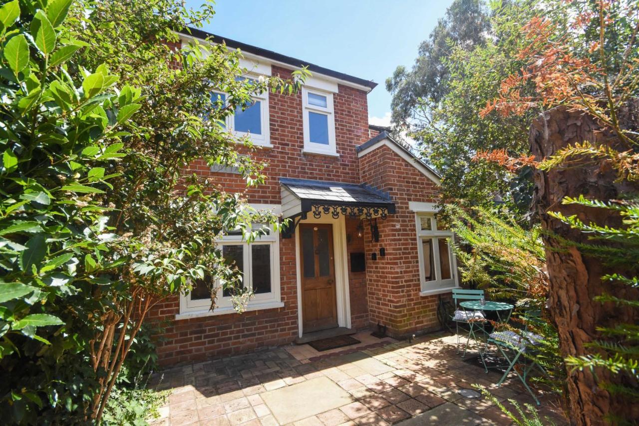 Unique Period One Bedroom House In Colchester Exteriör bild
